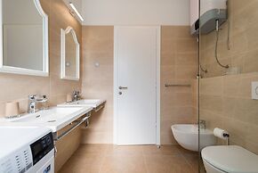 Beach Residences Caroline