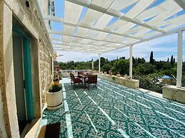 Authentic Villa With Terrace- Complete Privacy