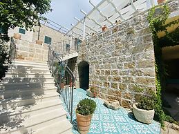 Authentic Villa With Terrace- Complete Privacy