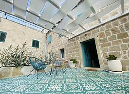 Authentic Villa With Terrace- Complete Privacy