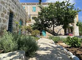 Authentic Villa With Terrace- Complete Privacy