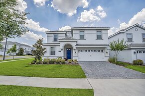 Luxurious, Grand Home, Themed Bedrooms and Large Pool Area #8cg099