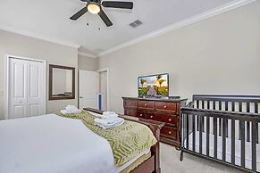 Luxurious, Grand Home, Themed Bedrooms and Large Pool Area #8cg099