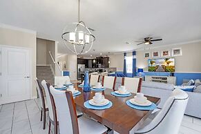 Luxurious, Grand Home, Themed Bedrooms and Large Pool Area #8cg099