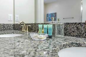 Luxurious, Grand Home, Themed Bedrooms and Large Pool Area #8cg099