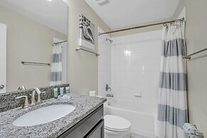 Luxurious, Grand Home, Themed Bedrooms and Large Pool Area #8cg099