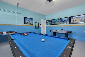 Luxurious, Grand Home, Themed Bedrooms and Large Pool Area #8cg099