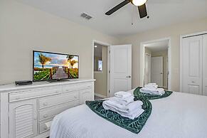 Luxurious, Grand Home, Themed Bedrooms and Large Pool Area #8cg099