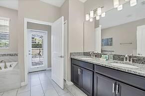 Luxurious, Grand Home, Themed Bedrooms and Large Pool Area #8cg099