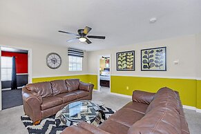 Luxurious, Grand Home, Themed Bedrooms and Large Pool Area #8cg099