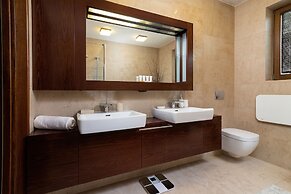 Family House Poreba Cracow by Renters