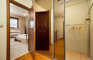 Family House Poreba Cracow by Renters