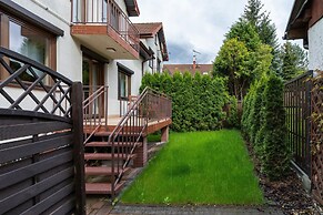 Family House Poreba Cracow by Renters