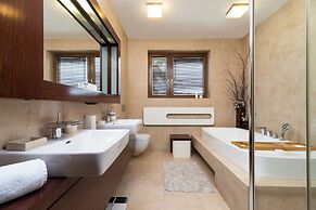 Family House Poreba Cracow by Renters