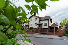 Family House Poreba Cracow by Renters