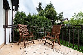 Family House Poreba Cracow by Renters