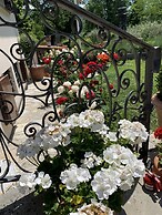 Welcome to Lush Tuscany and Beautiful Villa Adriano