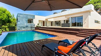 Villa Prestigia With Private Pool And Sea View