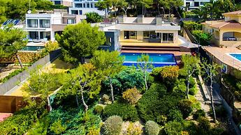 Villa Prestigia With Private Pool And Sea View
