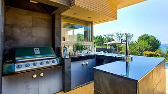Villa Prestigia With Private Pool And Sea View