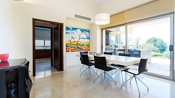 Villa Prestigia With Private Pool And Sea View