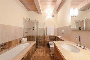 Villa Aquila on two Floors - Cignella Resort Tuscany
