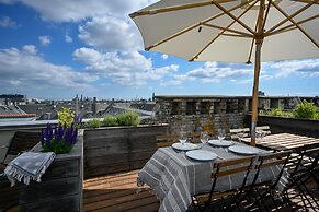 Spacious 3-bedroom Apartment With a Rooftop Terrace in the Center of C