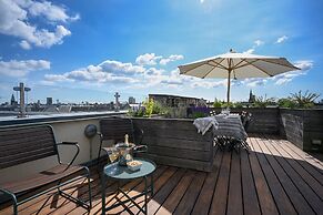 Spacious 3-bedroom Apartment With a Rooftop Terrace in the Center of C