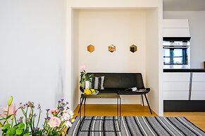 Spacious 3-bedroom Apartment With a Rooftop Terrace in the Center of C