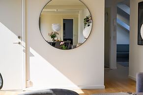 Spacious 3-bedroom Apartment With a Rooftop Terrace in the Center of C