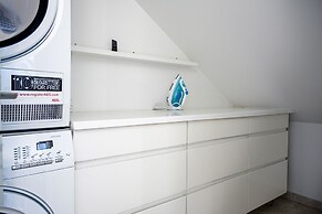 Spacious 3-bedroom Apartment With a Rooftop Terrace in the Center of C