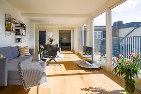 Spacious 3-bedroom Apartment With a Rooftop Terrace in the Center of C