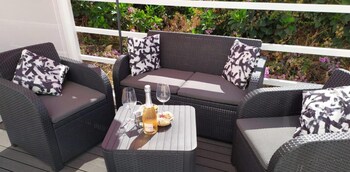 Fantastico 2 - With Large Balcony, Terrace and Garden