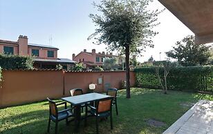 Long Stay Monthly Cheap Apartment With Backyard Garden