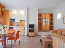 Long Stay Monthly Cheap Apartment With Backyard Garden