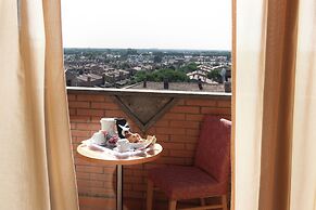 Long Stay Monthly Cheap Apartment With Backyard Garden