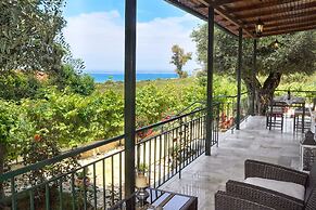 Holiday House Angelos A on Agios Gordios Beach