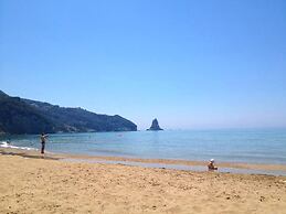 Holiday House Angelos A on Agios Gordios Beach