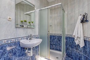 Apartment Ela 220m From the Beach