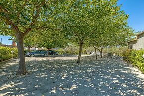 Island Resort Mihaela