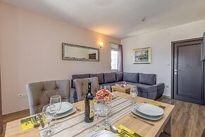 Island Resort Mihaela