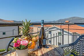 Island Resort Mihaela