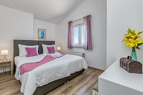 Island Resort Mihaela