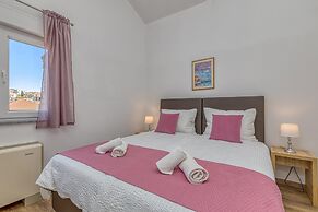 Island Resort Mihaela