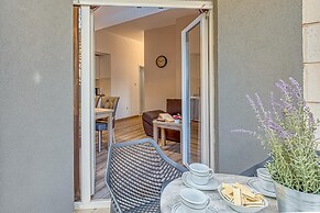Island Resort Mihaela