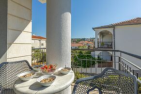 Island Resort Mihaela
