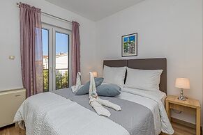 Island Resort Mihaela