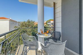 Island Resort Mihaela