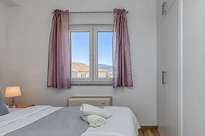 Island Resort Mihaela