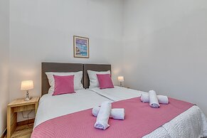Island Resort Mihaela